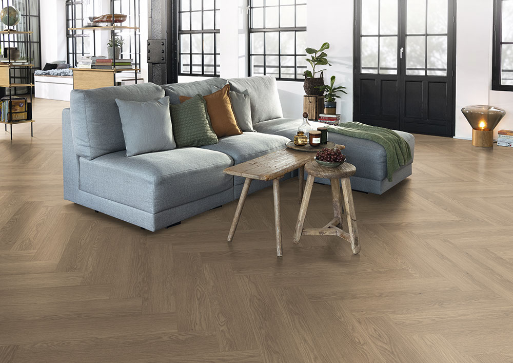 estarima-laminado-esclass-espiga-ac4-roble-criptana-salon